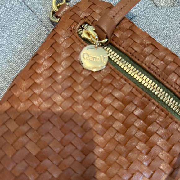 Clare V Grande Fanny - Picture 2 of 4